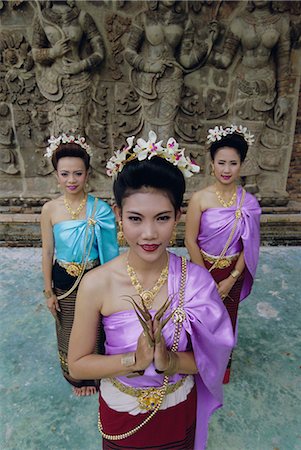 simsearch:841-02946091,k - Portrait of three traditional Thai dancers, Chiang Mai, northern Thailand, Asia Stock Photo - Rights-Managed, Code: 841-02706523