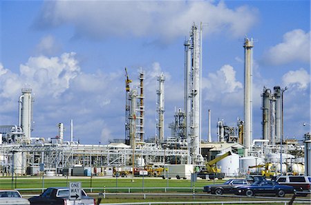 simsearch:841-02708432,k - Oil refinery on bank of Mississippi near Baton Rouge, Louisiana, United States of America Stock Photo - Rights-Managed, Code: 841-02706832