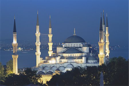 simsearch:841-02708534,k - Blue Mosque (Sultan Ahmet Mosque) at night, Istanbul, Turkey, Europe Stock Photo - Rights-Managed, Code: 841-02707615