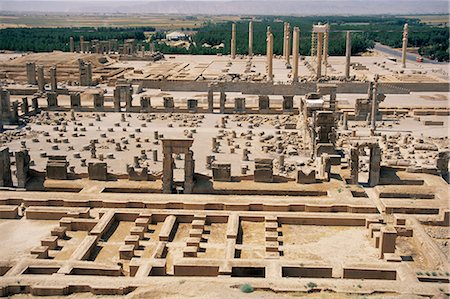 simsearch:841-02707735,k - Palace of a Hundred Columns in foreground with the Apadana behind, Persepolis, UNESCO World Heritage Site, Iran, Middle East Stock Photo - Rights-Managed, Code: 841-02707828