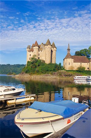 french country river photos - Chateau de Val on the River Dordogne, Bort-les-Orgues, France, Europe Stock Photo - Rights-Managed, Code: 841-02708117