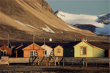 simsearch:841-02708432,k - Amundsen's base, scientific base, once a coal mine, Ny Alesund, Svalbard, Arctic, Norway, Scandinavia, Europe Stock Photo - Rights-Managed, Code: 841-02709004