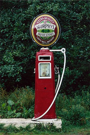 simsearch:841-02708432,k - Murphy's Stout petrol pump, County Cork, Munster, Eire (Republic of Ireland), Europe Stock Photo - Rights-Managed, Code: 841-02709015