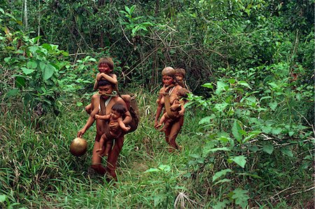 simsearch:841-02709392,k - Yanomami Indians on their way to a feast, Brazil, South America Stock Photo - Rights-Managed, Code: 841-02709388