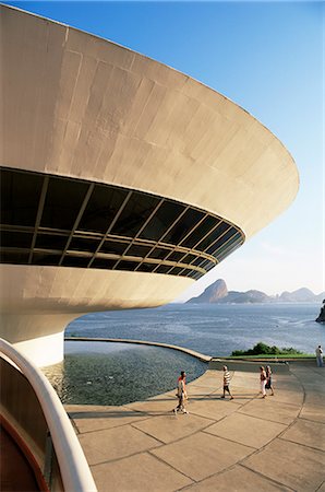 View across Guanabara Bay to Rio, Museo de Arte Contemporanea (Museum of Contemporary Art), by Oscar Niemeyer, Niteroi, Rio de Janeiro, Brazil, South America Stock Photo - Rights-Managed, Code: 841-02709610