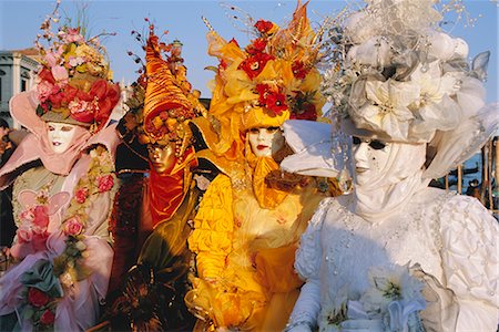 simsearch:841-06030938,k - People wearing masked carnival costumes, Venice Carnival, Venice, Veneto, Italy Foto de stock - Con derechos protegidos, Código: 841-02714232