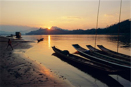 simsearch:400-04418173,k - Mekong River, Luang Prabang, Laos, Asia Stock Photo - Rights-Managed, Code: 841-02714283