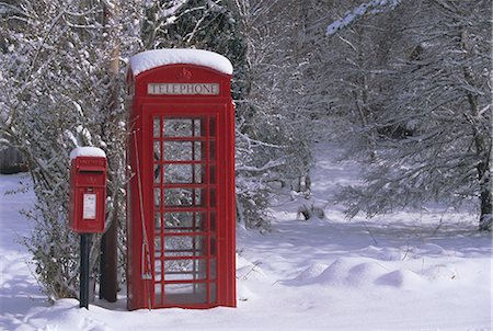 red call box - Red letterbox and telephone box in the snow, Highlands, Scotland, United Kingdom, Europe Stock Photo - Rights-Managed, Code: 841-02717088