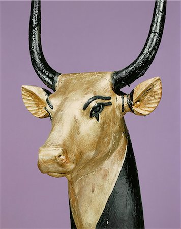 simsearch:841-03032736,k - Gilded and stuccoed wooden head of the sacred cow, from the tomb of the pharaoh Tutankhamun, discovered in the Valley of the Kings, Thebes, Egypt, North Africa, Africa Stock Photo - Rights-Managed, Code: 841-02717777