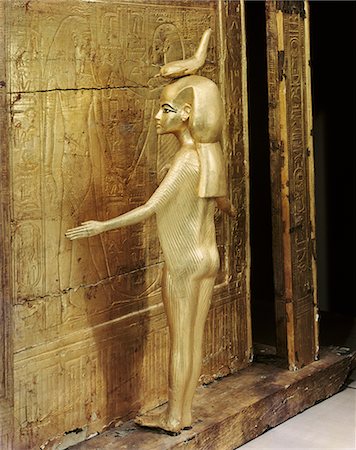 simsearch:841-03032736,k - Statue of the goddess Serket protecting the canopic chest or shrine, from the tomb of the pharaoh Tutankhamun, discovered in the Valley of the Kings, Thebes, Egypt, North Africa, Africa Stock Photo - Rights-Managed, Code: 841-02717799
