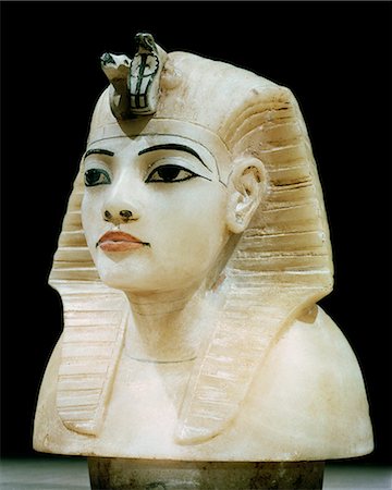simsearch:841-03032736,k - Stopper in the form of the king's head from one of the four canopic urns, from the tomb of the pharaoh Tutankhamun, discovered in the Valley of the Kings, Thebes, Egypt, North Africa, Africa Stock Photo - Rights-Managed, Code: 841-02717802
