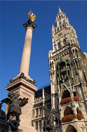 simsearch:841-02718675,k - Statue de la Vierge Marie et le Neues Rathaus, Marienplatz, Munich (München / Munich), Bavière (Bayern), Allemagne Photographie de stock - Rights-Managed, Code: 841-02719830