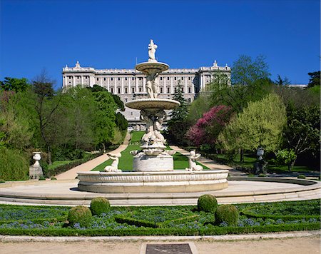Fountain and gardens in front of the Royal Palace (Palacio Real), in Madrid, Spain, Europe Stock Photo - Rights-Managed, Code: 841-02710705