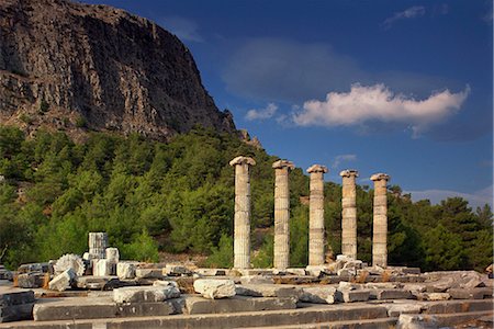simsearch:841-02707735,k - Columns and ruins of the Ionian Temple to Athena and the Greek theatre at the archaeological site of Priene, Anatolia, Turkey, Asia Minor, Eurasia Stock Photo - Rights-Managed, Code: 841-02710925