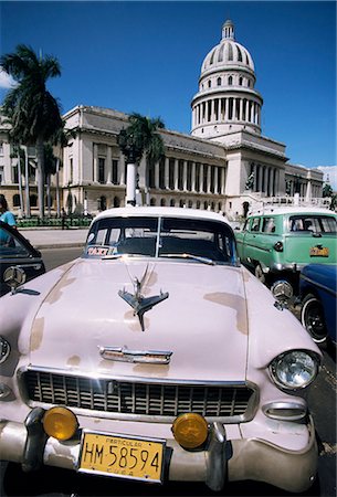 simsearch:841-03035281,k - Parliament House and 1950s American cars, Havana, Cuba, West Indies, Central America Stock Photo - Rights-Managed, Code: 841-02711692
