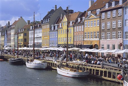 simsearch:841-02991898,k - Nyhavn, or new harbour, busy restaurant area, Copenhagen, Denmark, Scandinavia, Europe Stock Photo - Rights-Managed, Code: 841-02712273