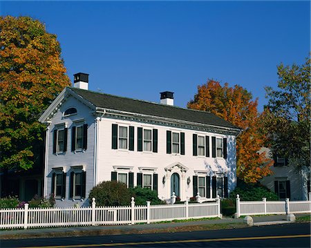 Exterior of a traditional large white house at Woodstock, Vermont, New England, United States of America, North America Stock Photo - Rights-Managed, Code: 841-02712712