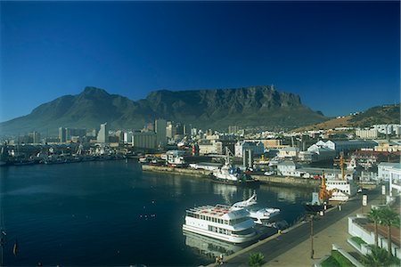 simsearch:841-03673606,k - A view of Victoria & Albert Waterfront with Table Mountain behind, Cape Town, South Africa, Africa Stock Photo - Rights-Managed, Code: 841-02712858