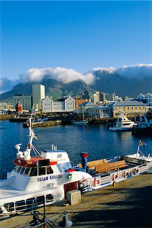 simsearch:841-03673606,k - V and A Waterfront with Table Mountain, Cape Town, South Africa Stock Photo - Rights-Managed, Code: 841-02712851