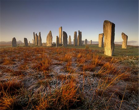 Cercle de pierres de Callanish (Callanais) datant de la période néolithique entre 3000 et 1500 avant JC, à l'aube, Isle of Lewis, Hébrides extérieures, en Écosse, Royaume-Uni, Europe Photographie de stock - Rights-Managed, Code: 841-02720447