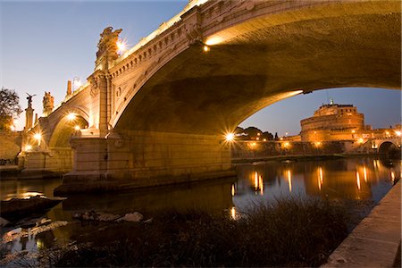 St. Angelo Castle (Castello San'Angelo) and Vittorio Emanuele Bridge, Rome, Lazio, Italy, Europe Stock Photo - Rights-Managed, Code: 841-02721744