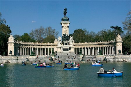 retired people - Alfonso XII monument, Retiro Park, Madrid, Spain, Europe Foto de stock - Con derechos protegidos, Código: 841-02721823