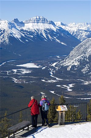 simsearch:841-02920671,k - Two women and the Bow Valley from the top of Sulphur Mountain, Banff National Park, UNESCO World Heritage Site, Alberta, Canada, North America Stock Photo - Rights-Managed, Code: 841-02722653