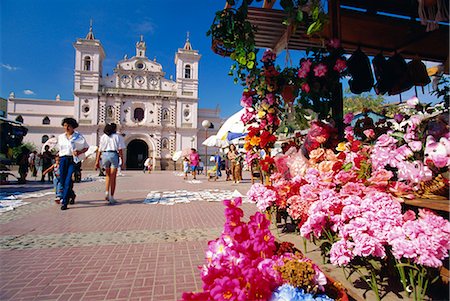 simsearch:841-02722258,k - The Church of Virgin de los Dolores and flower stall, Tegucigalpa, Honduras, Central America Foto de stock - Con derechos protegidos, Código: 841-02722885