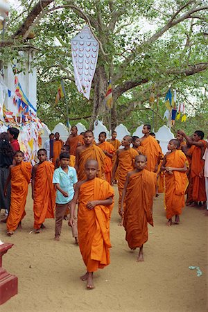 simsearch:841-02946644,k - Buddhist monks, Anuradhapura, UNESCO World Heritage Site, Sri Lanka, Asia Stock Photo - Rights-Managed, Code: 841-02825753