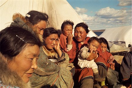 Group portrait of Inuit Indians, Northwest Territories, Canada, North America Stock Photo - Rights-Managed, Code: 841-02831094