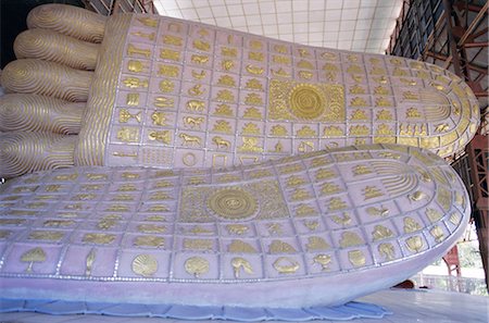 Close-up of feet of a reclining Buddha statue, Chauk Htat Gyi pagoda, Yangon (Rangoon), Myanmar (Burma), Asia Stock Photo - Rights-Managed, Code: 841-02831324