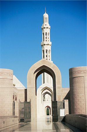 simsearch:841-02944764,k - Forecourt and main minaret, Sultan Qaboos Mosque, built in 2001, Ghubrah, Muscat, Oman, Middle East Stock Photo - Rights-Managed, Code: 841-02831970