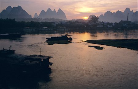 simsearch:841-02946821,k - Sunrise over Li River, Yangshuo, China, Asia Stock Photo - Rights-Managed, Code: 841-02832010