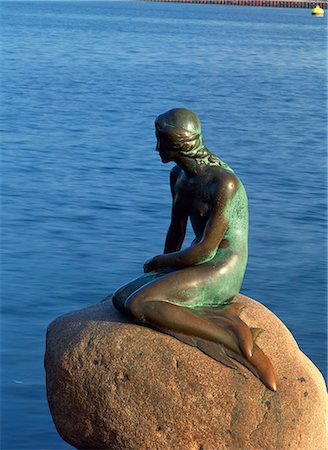 simsearch:841-02831984,k - The Little Mermaid statue on a rock in the harbour of Copenhagen, Denmark, Scandinavia, Europe Stock Photo - Rights-Managed, Code: 841-02899648