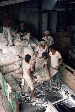 sack - Flour mill workers, Ahmedabad, Gujarat state, India, Asia Stock Photo - Rights-Managed, Code: 841-02900374