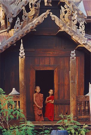 simsearch:841-03067430,k - Two young monks in the door of a wooden monastery, Bagan (Pagan), Myanmar (Burma), Asia Stock Photo - Rights-Managed, Code: 841-02902578