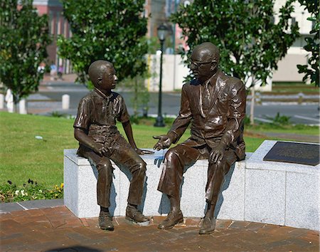 Bronze man and boy statue, Woldenberg Riverfront Park, New Orleans, Louisiana, United States of America, North America Stock Photo - Rights-Managed, Code: 841-02902837