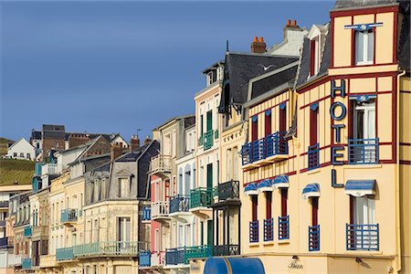 simsearch:841-03034297,k - Seaside restort town of Mers les Bains, Picardy, France, Europe Stock Photo - Rights-Managed, Code: 841-02915357