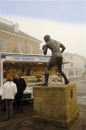 simsearch:841-02916154,k - Statue of the boxer Randolph Turpin, Market Place, Warwick, Warwickshire, England, United Kingdom, Europe Stock Photo - Rights-Managed, Code: 841-02915370