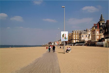 The Planche, broadwalk and beach, corniche, Trouville, Calvados, Cote Fleurie, Normandy, France, Europe Stock Photo - Rights-Managed, Code: 841-02915405