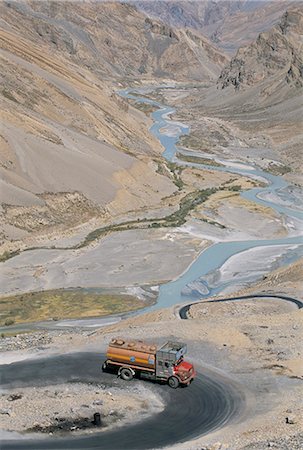 simsearch:841-02915818,k - Truck climbing Lachalang Pass, 5065m, out of valley of Zanskar River, Leh-Manali highway, Ladakh, India, Asia Stock Photo - Rights-Managed, Code: 841-02915824