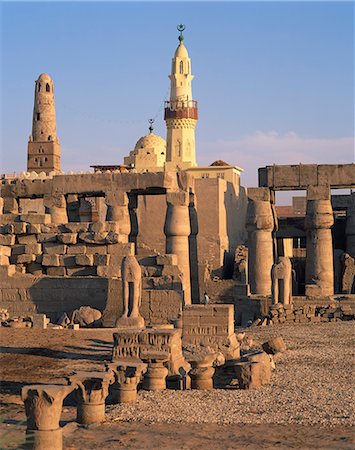 simsearch:841-02707735,k - Ruins of the Luxor Temple, and the minaret of the Abu el Haggag Mosque built in the middle, Luxor, Thebes, UNESCO World Heritage Site, Egypt, North Africa, Africa Stock Photo - Rights-Managed, Code: 841-02916065