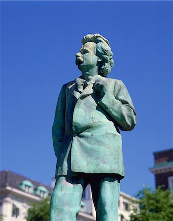 simsearch:841-02831984,k - Statue of composer Edvard Grieg, Bergen, Norway, Scandinavia, Europe Stock Photo - Rights-Managed, Code: 841-02916099