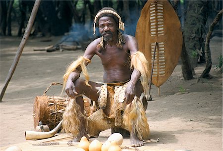 simsearch:841-02947168,k - Zulu man, Zulu village, Zululand, South Africa, Africa Foto de stock - Con derechos protegidos, Código: 841-02916442