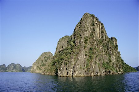 simsearch:841-03518373,k - Coastal scene, Halong (Ha Long) Bay, UNESCO World Heritage Site, Vietnam, Indochina, Southeast Asia, Asia Stock Photo - Rights-Managed, Code: 841-02916559