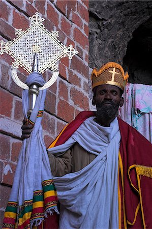 simsearch:841-02947168,k - Na'akuto La'ab, built by King Lalibela's successor of the same name, priest with cross, Lalibela, Ethiopia, Africa Foto de stock - Con derechos protegidos, Código: 841-02917202