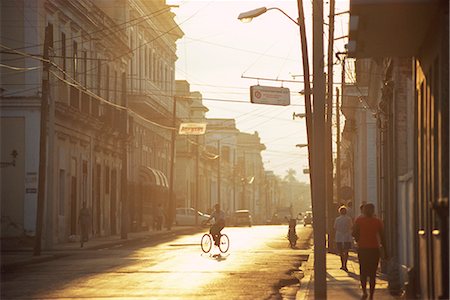 simsearch:841-03035281,k - Street scene at dawn, Cienfuegos, Cuba, West Indies, Central America Stock Photo - Rights-Managed, Code: 841-02918010