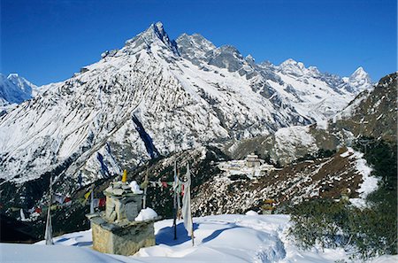 simsearch:841-02915818,k - Stupa and Tengboche village, Everest region, Himalayas, Nepal, Asia Stock Photo - Rights-Managed, Code: 841-02918665