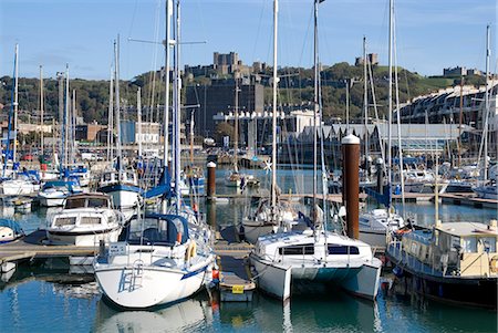 simsearch:841-07202520,k - Marina and castle beyond, Dover, Kent, England, United Kingdom, Europe Stock Photo - Rights-Managed, Code: 841-02919327