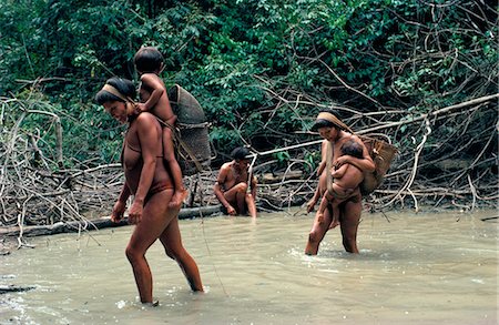 simsearch:841-02709392,k - Yanomami Indians fishing, Brazil, South America Stock Photo - Rights-Managed, Code: 841-02924017